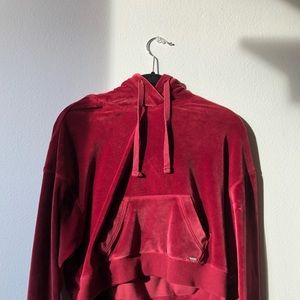 Cropped maroon sweatshirt